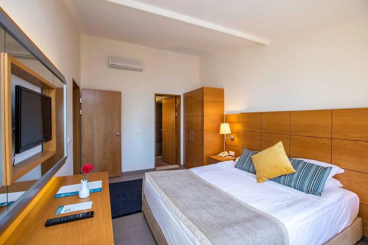Pine Bay Holiday Resort Kusadasi 5*,